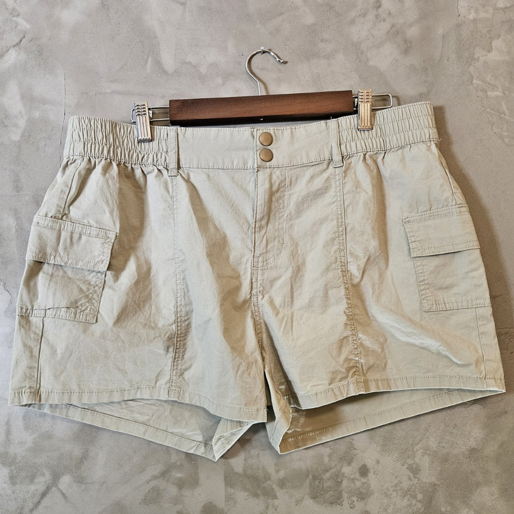 RE Generation by Celebrity Pink Women's Khaki Cargo Shorts XL 2-Button Pockets